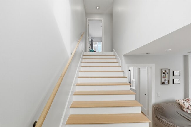 Building Photo - 253 Upper Mad River Rd