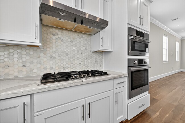 Building Photo - 815 Bringhurst St