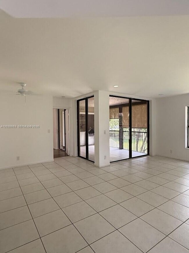 Building Photo - 4484 Carambola Cir S