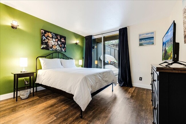 Building Photo - Furnished three bedroom condo on the lake available 2/1/26 - short term rental