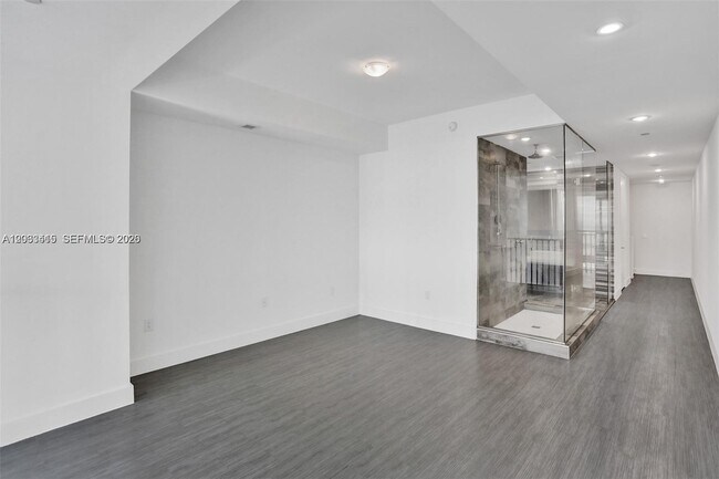Building Photo - 1100 Biscayne Blvd