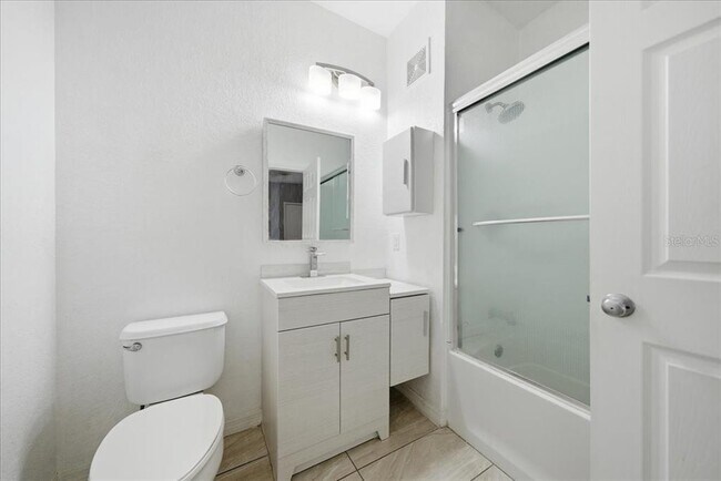 Building Photo - 6141 Metrowest Blvd