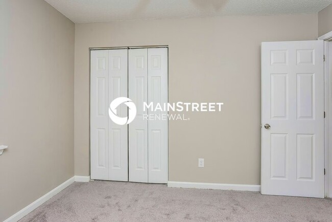 Building Photo - 2453 Crestdale Cir SE