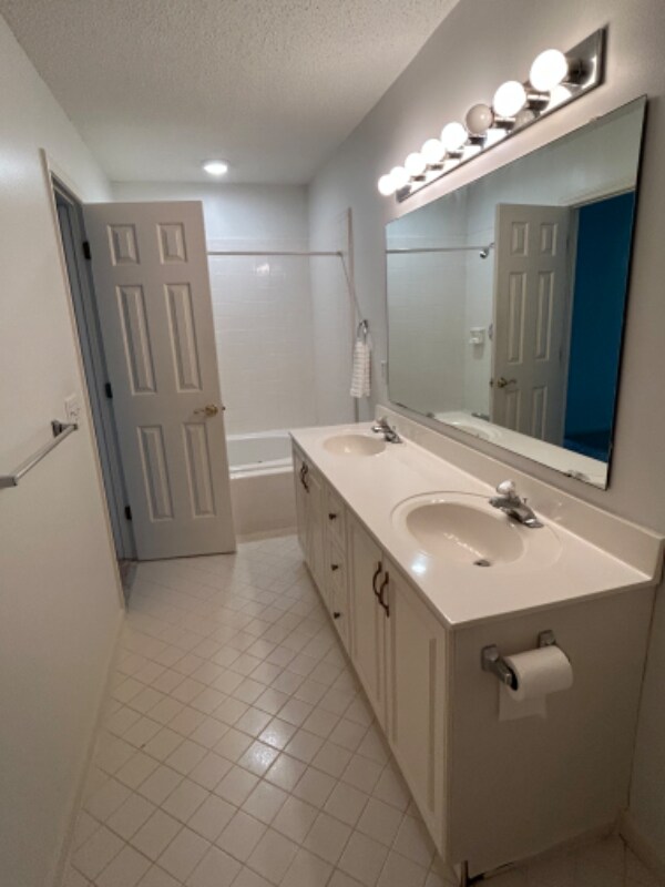 Building Photo - 3016 Weatherby Ct