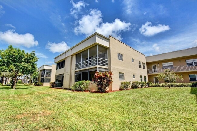 Building Photo - 127 Burgundy B