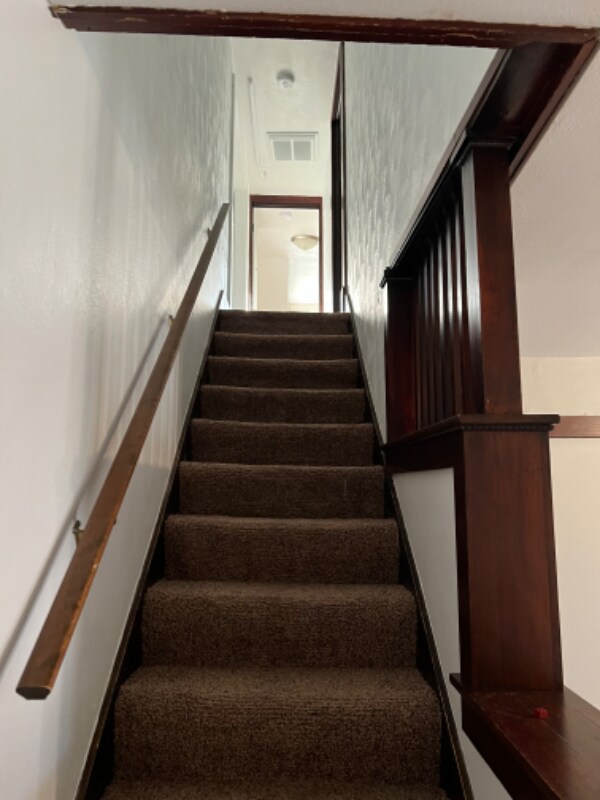 Building Photo - 208 E Front St