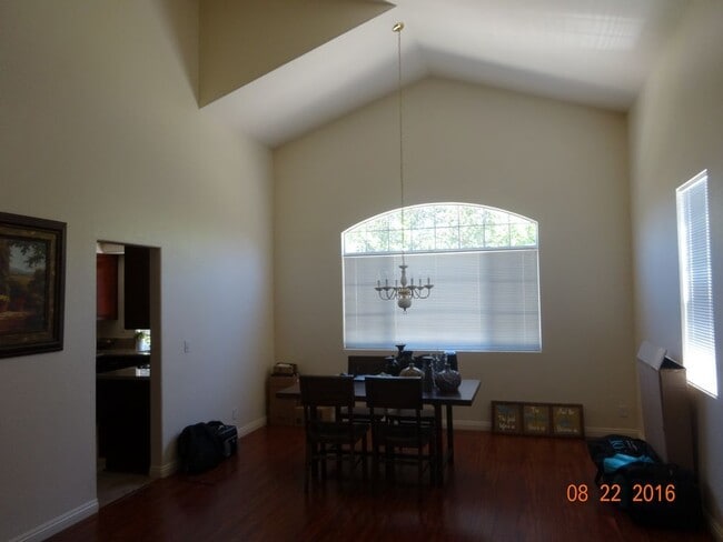 Building Photo - 4 Bedroom House