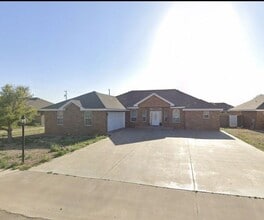 Building Photo - 2229 Boxwood Cir