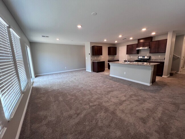 Building Photo - CASA BELLA COMMUNITY 3 BEDROOM 2.5 BATH LO...