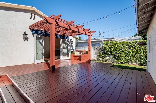 Building Photo - 6322 W 79th St