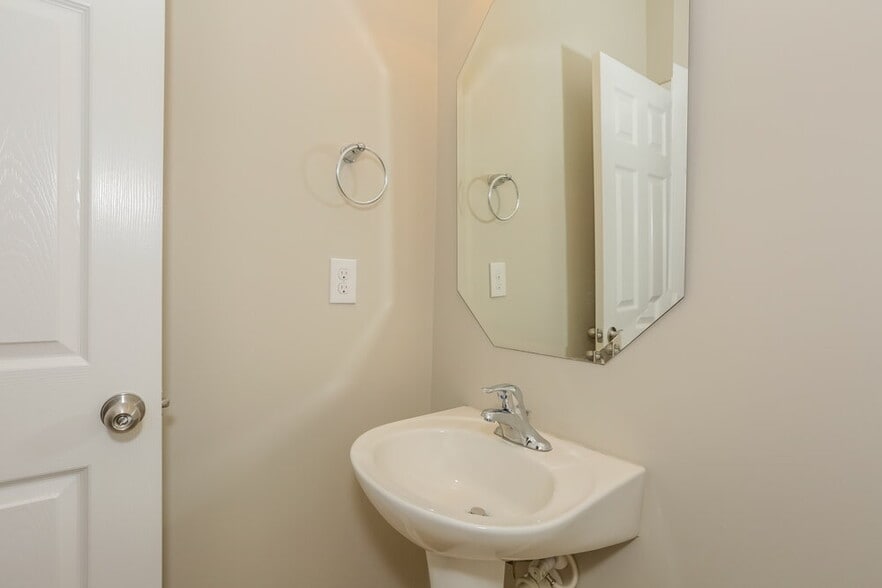 Building Photo - 4315 Houldsworth Dr