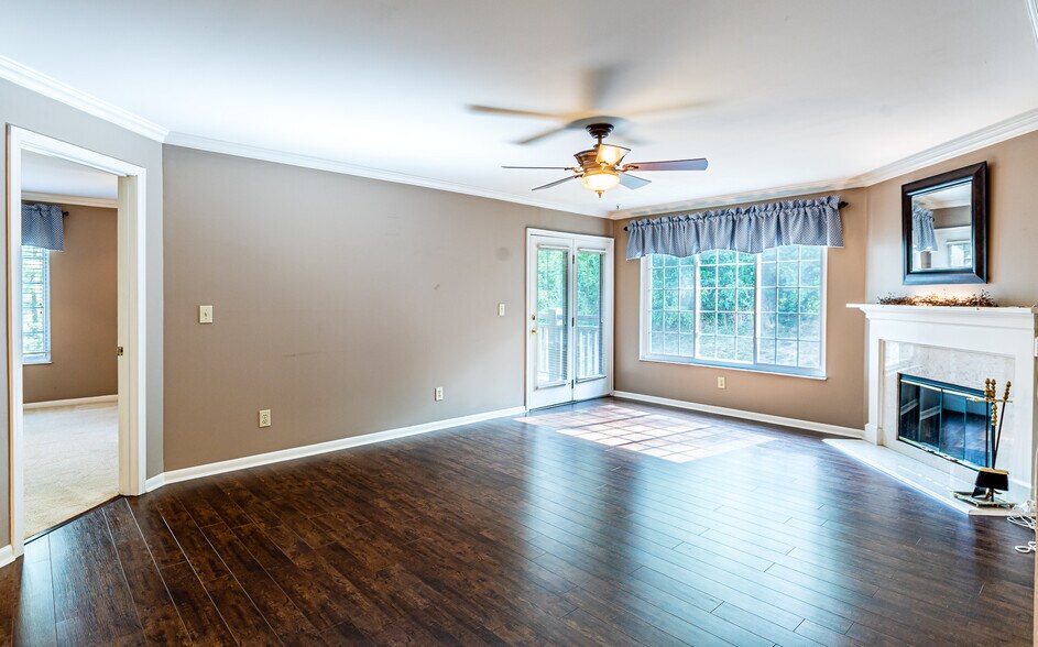 Building Photo - 539 Cloverfield Ln