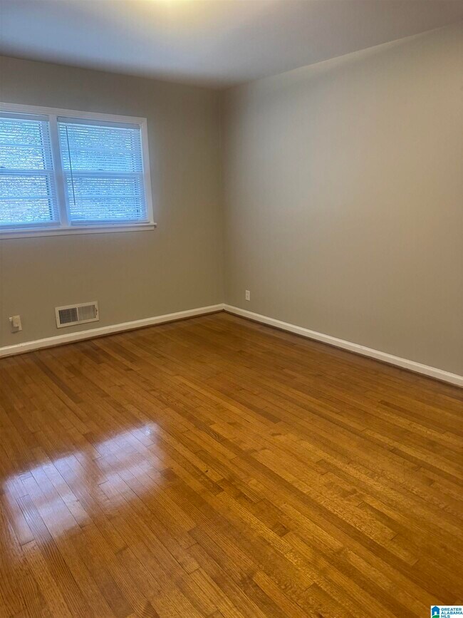 Building Photo - 4035 Montclair Rd