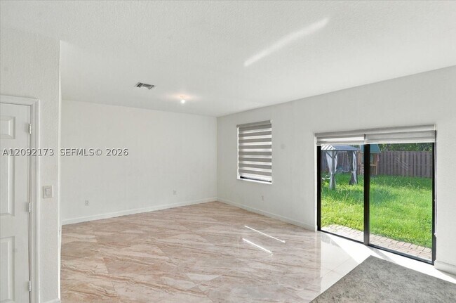 Building Photo - 336 NE 210th Way
