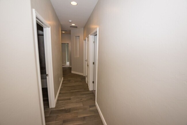 Building Photo - Executive home in The Estates at Holiday! ...