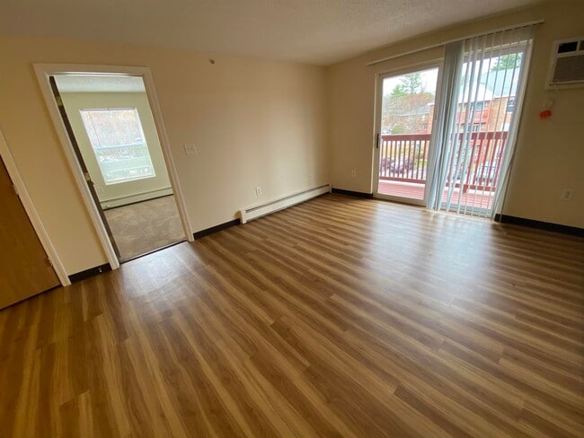 Building Photo - 96 Powers St