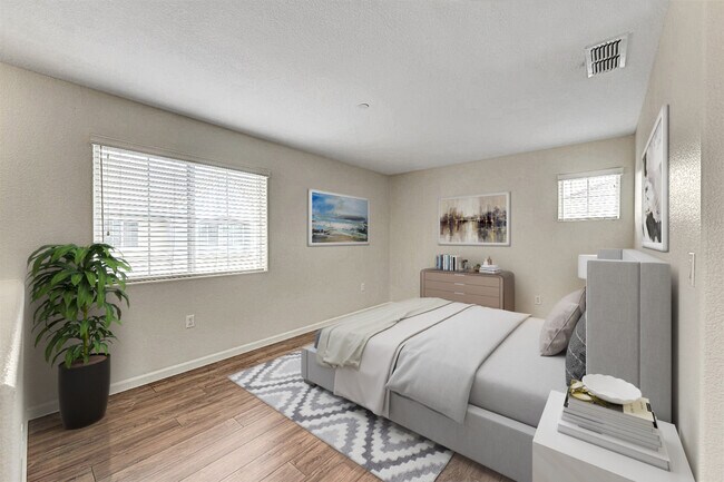 Building Photo - 1010 Dante Cir