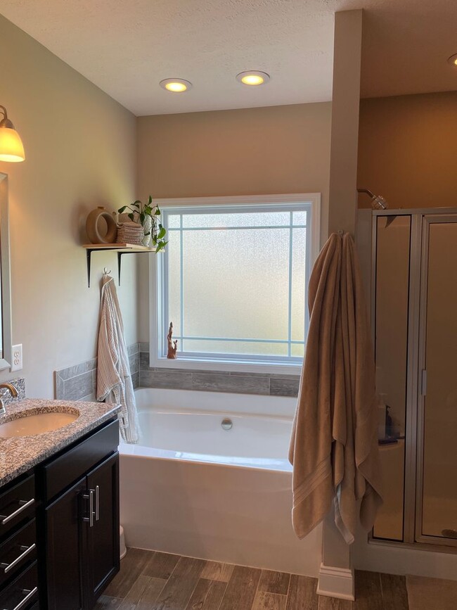 Building Photo - 987 Promenade Dr