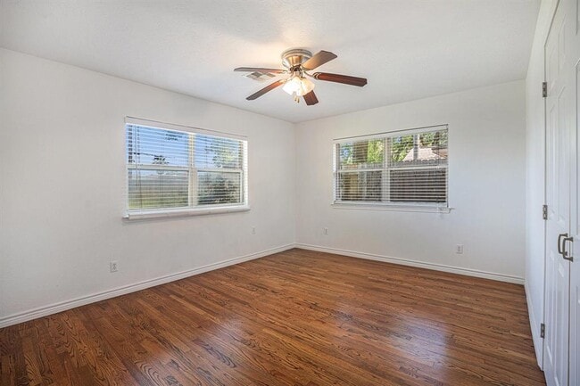Building Photo - 1502 Ivie Lee St