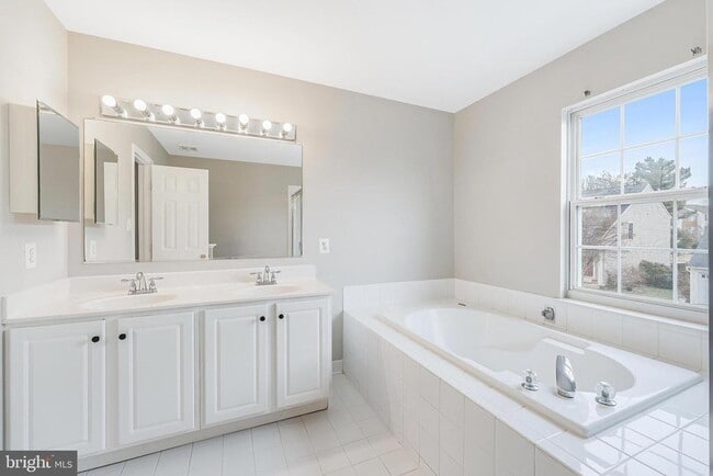 Building Photo - 21765 Tottenham Hale Ct