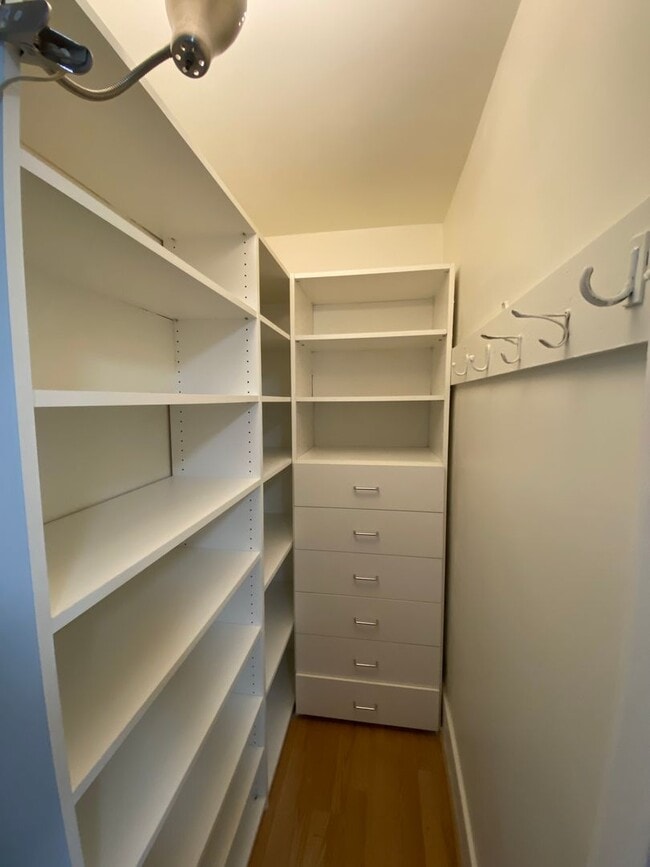 Interior Photo - 23 19th Ave