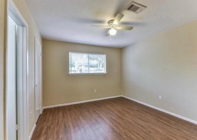 Building Photo - 4835 E Ridge Creek Dr