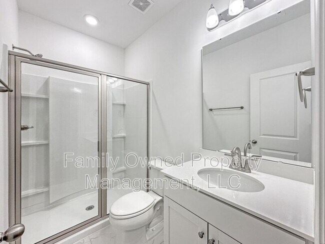 Building Photo - 162 Yorkshire Dr