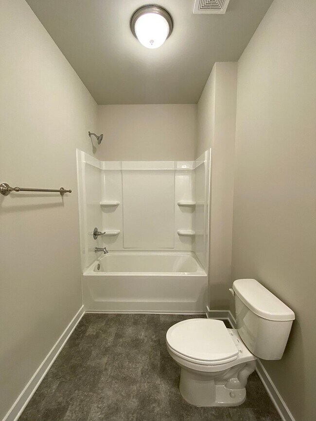 Building Photo - Home for Rent in Jasper, AL...Available to...