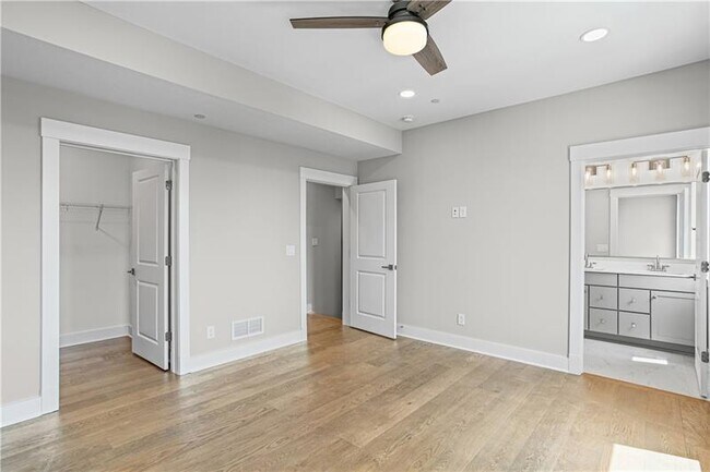 Building Photo - 1607 Grandview Ave