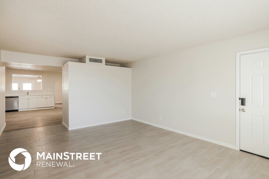 Building Photo - 2708 W Acoma Dr