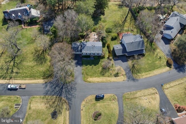 Building Photo - 1700 Chester Mill Rd