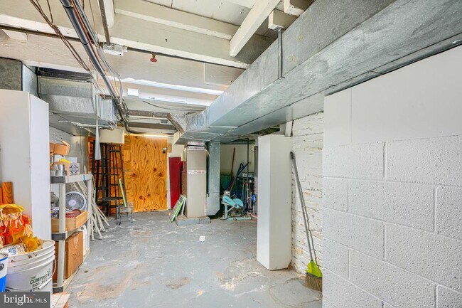 Building Photo - 1419 Battery Ave