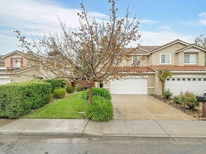 Building Photo - 3-Bed Bright Morgan Hill Home in a Desirable Neighborhood