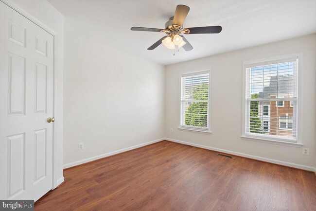 Building Photo - 15041 Clementine Way