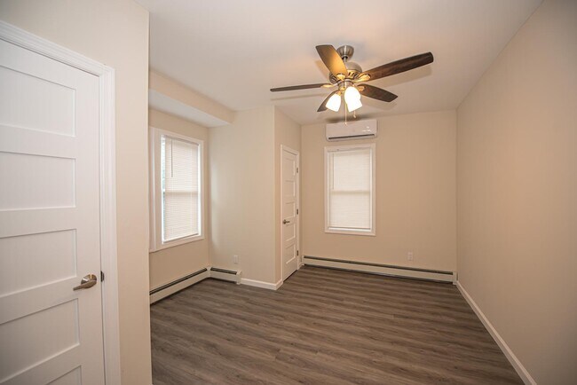 Bedroom - 32 Linden Ave