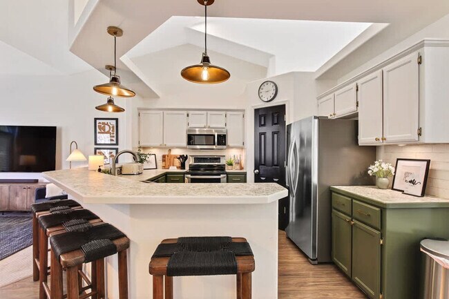 Building Photo - 14498 W Sedona Dr
