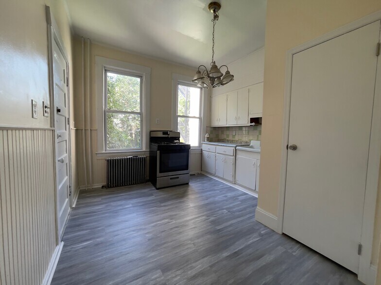 Unit 1 - 103 Storms Ave