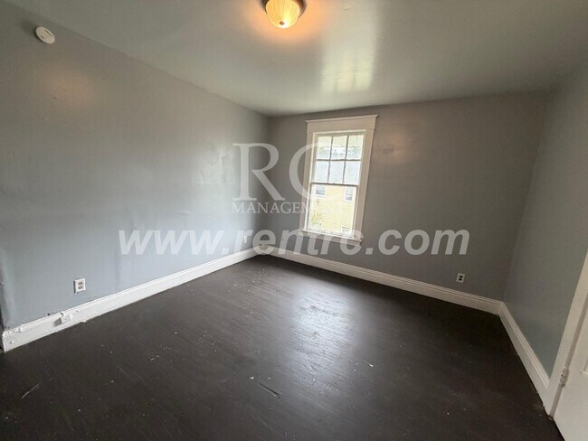 Building Photo - 107-4 Davis-