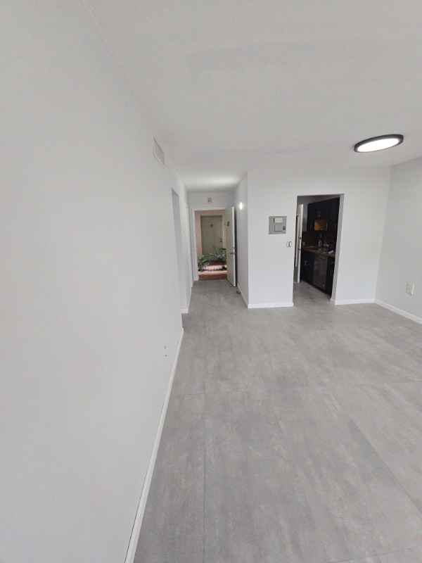 Building Photo - 11610 N Bayshore Dr