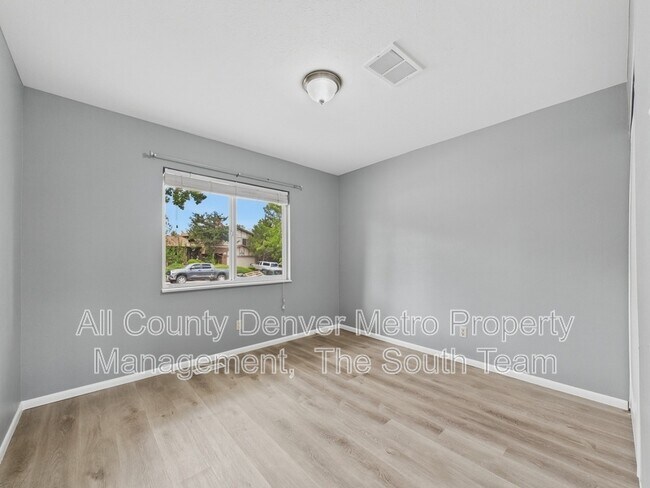 Building Photo - 2516 S Pagosa St