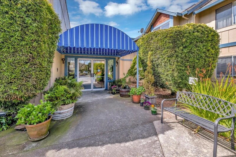 Building Photo - 106 Vista Prieta Ct