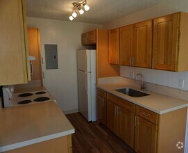 Building Photo - 2 Bedroom, 1 Bath in Waipio Gentry