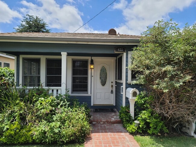 Building Photo - 422 N Shaffer St