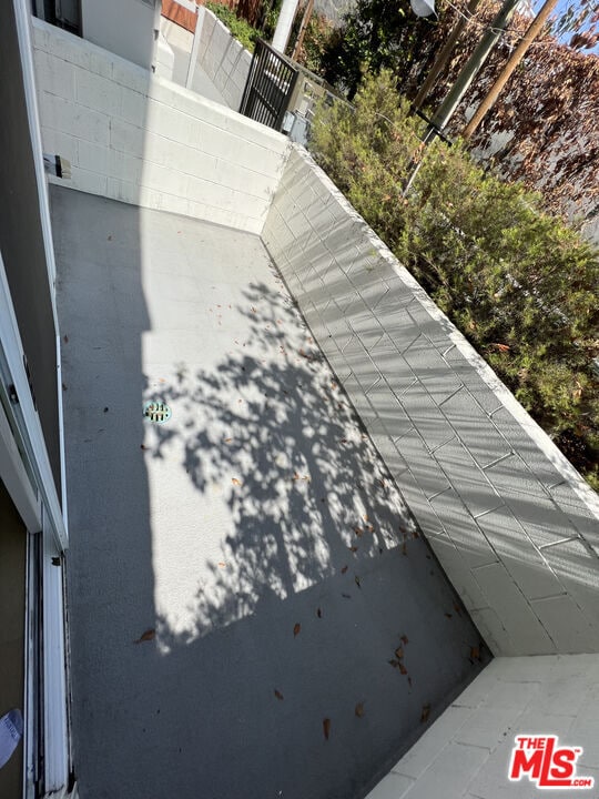 Building Photo - 5019 W Maplewood Ave