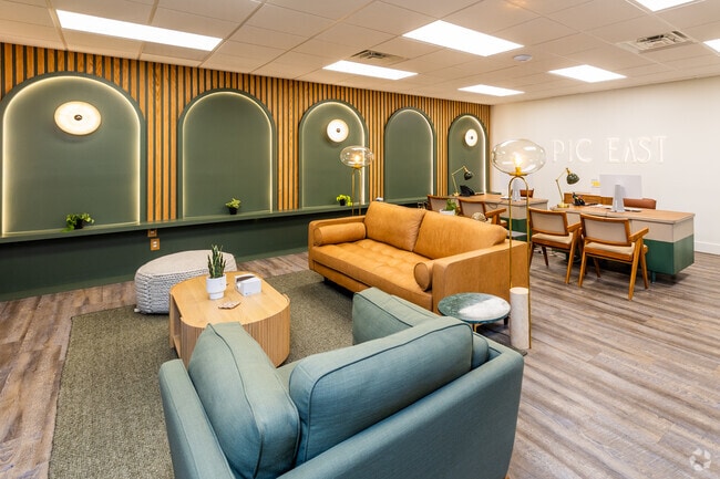 Lobby - Piccadilly East