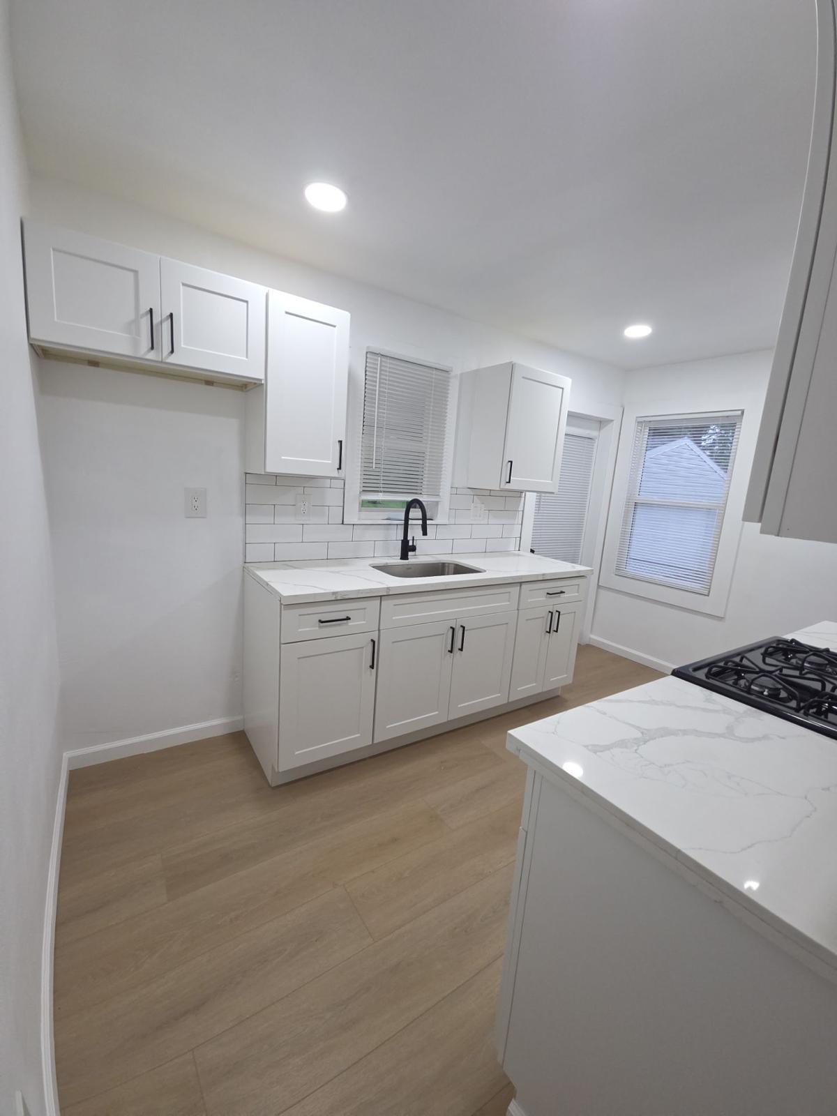 Building Photo - 509 N Rosedale Ave