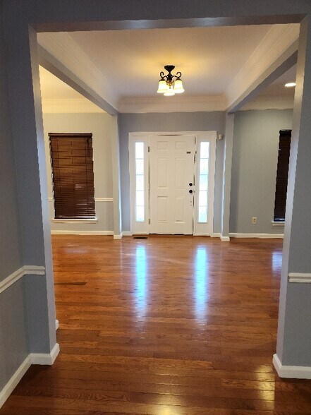 Building Photo - 3802 Scarlet Oak Dr