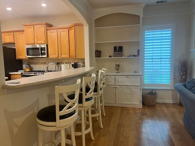 Building Photo - Lovely Furnished Home in The Haven
