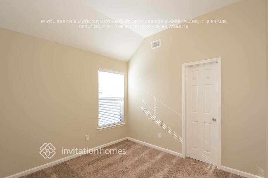 Building Photo - 330 Fairpointe Pl