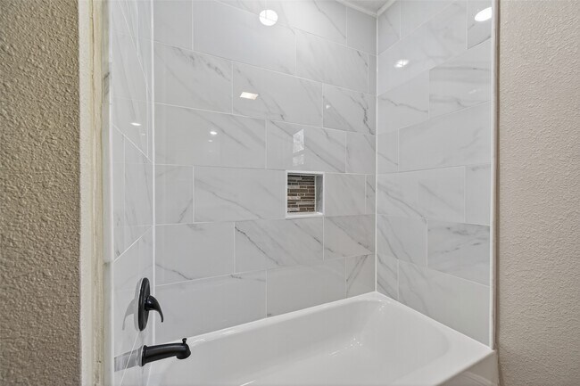 Building Photo - 5407 Lymbar Dr